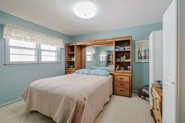 325 S Lodge Lane, Lombard, IL 60148