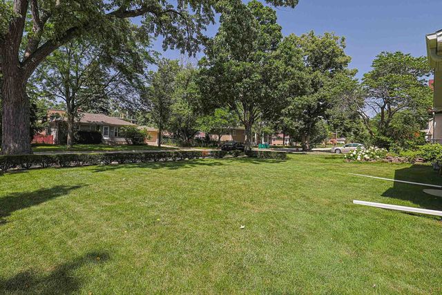 325 S Lodge Lane, Lombard, IL 60148
