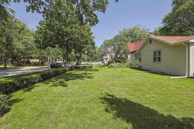 325 S Lodge Lane, Lombard, IL 60148