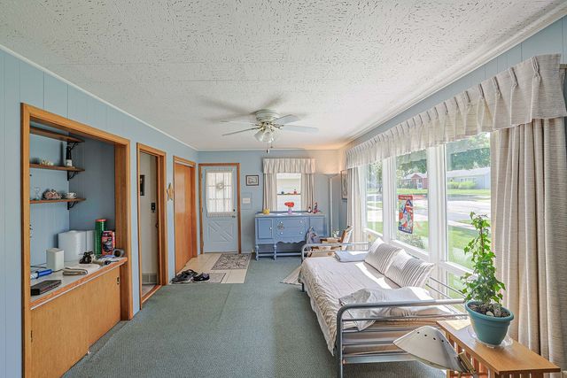 325 S Lodge Lane, Lombard, IL 60148