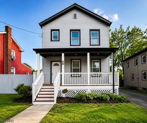 48 2nd St, Somerville Boro, NJ 08876