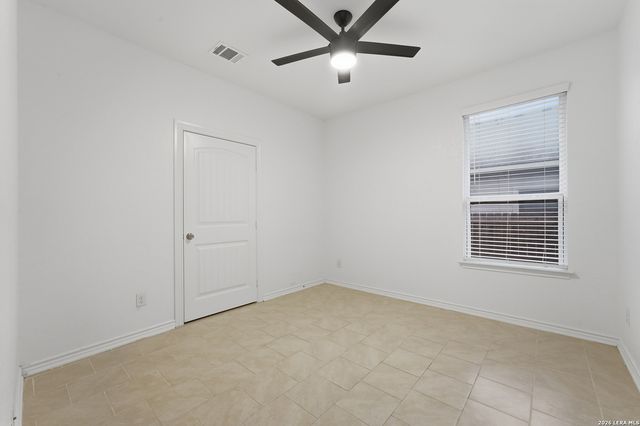 7618 Bit, Elmendorf, TX 78112