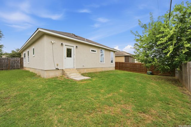 7618 Bit, Elmendorf, TX 78112