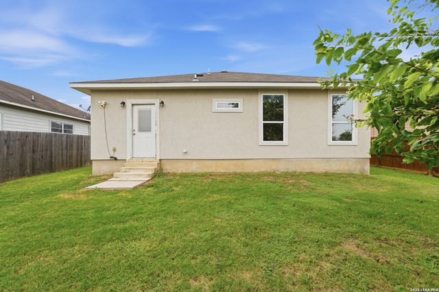7618 Bit, Elmendorf, TX 78112
