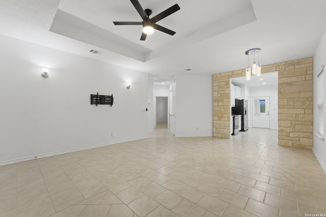 7618 Bit, Elmendorf, TX 78112