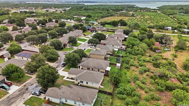7618 Bit, Elmendorf, TX 78112