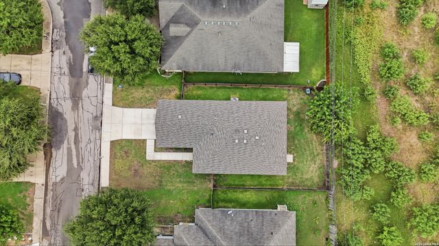 7618 Bit, Elmendorf, TX 78112