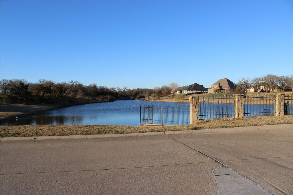 133 Highgate Drive, Boyd, TX 76023
