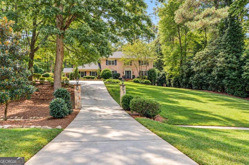 7680 Ryefield Drive, Sandy Springs, GA 30350 — photo 2