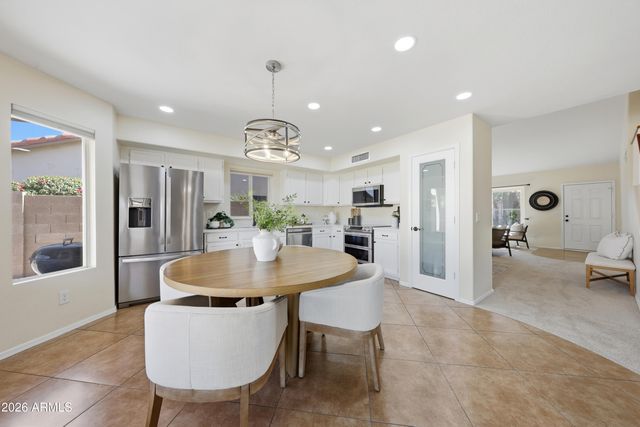 516 W SMOKE TREE Road, Gilbert, AZ 85233