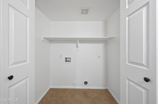 516 W SMOKE TREE Road, Gilbert, AZ 85233