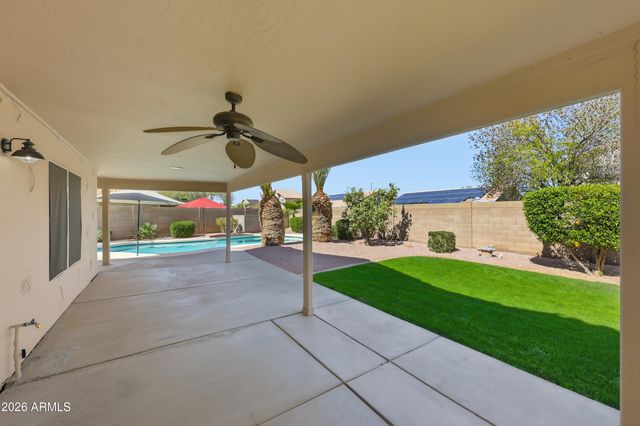 516 W SMOKE TREE Road, Gilbert, AZ 85233
