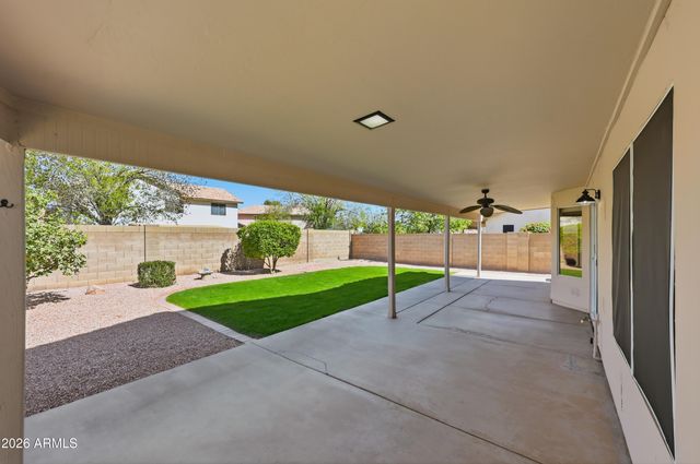 516 W SMOKE TREE Road, Gilbert, AZ 85233