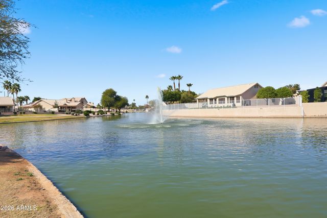 516 W SMOKE TREE Road, Gilbert, AZ 85233