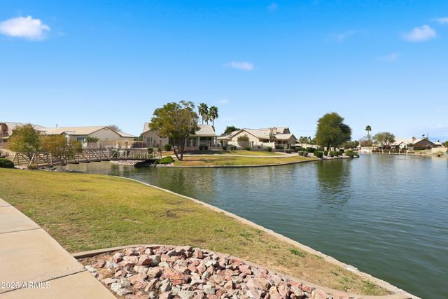 516 W SMOKE TREE Road, Gilbert, AZ 85233