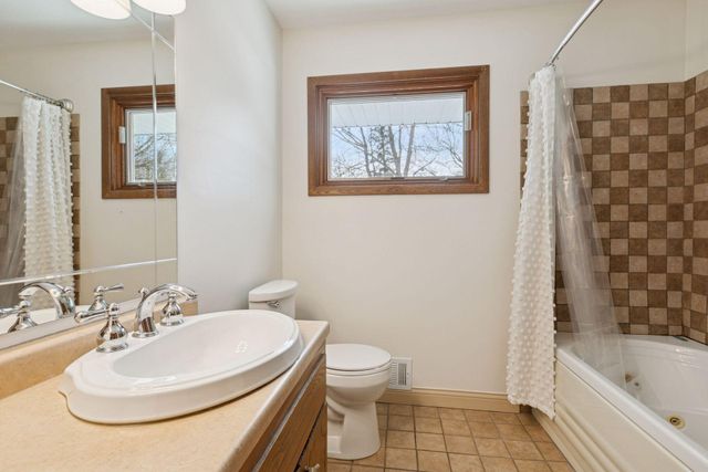 8301 34th Avenue N, New Hope, MN 55427