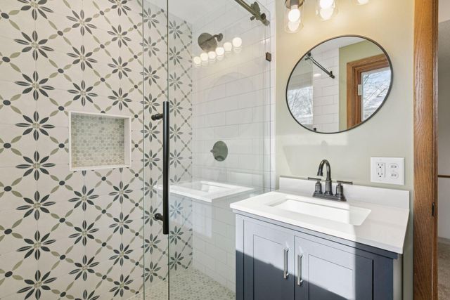 8301 34th Avenue N, New Hope, MN 55427