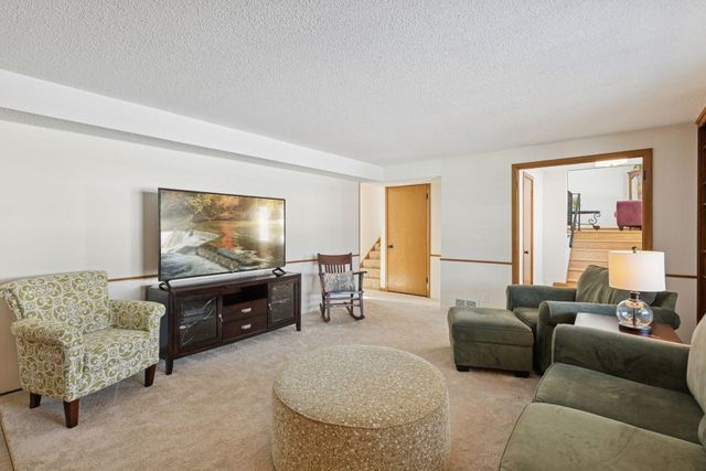 8301 34th Avenue N, New Hope, MN 55427