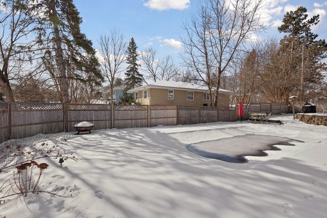 8301 34th Avenue N, New Hope, MN 55427