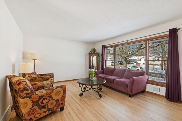 8301 34th Avenue N, New Hope, MN 55427