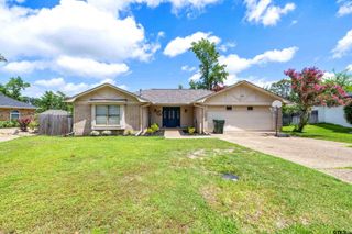 6001 Huntington Dr, Tyler, TX 75703