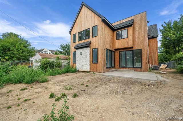 1500 Villa Road, Birmingham, MI 48009