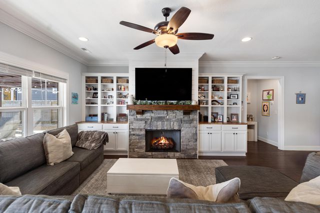 558 Deer Valley Drive, Hixson, TN 37343