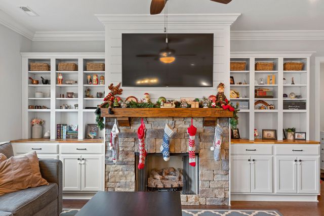 558 Deer Valley Drive, Hixson, TN 37343