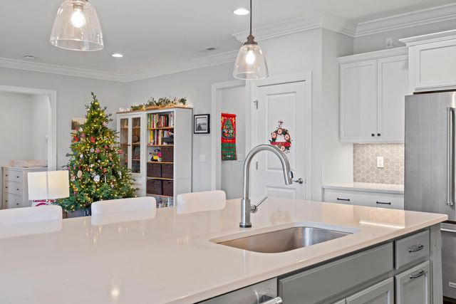 558 Deer Valley Drive, Hixson, TN 37343