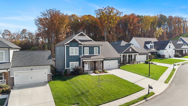 558 Deer Valley Drive, Hixson, TN 37343