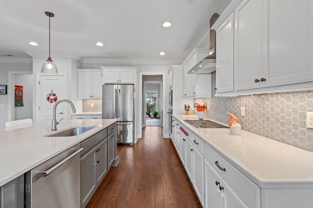 558 Deer Valley Drive, Hixson, TN 37343