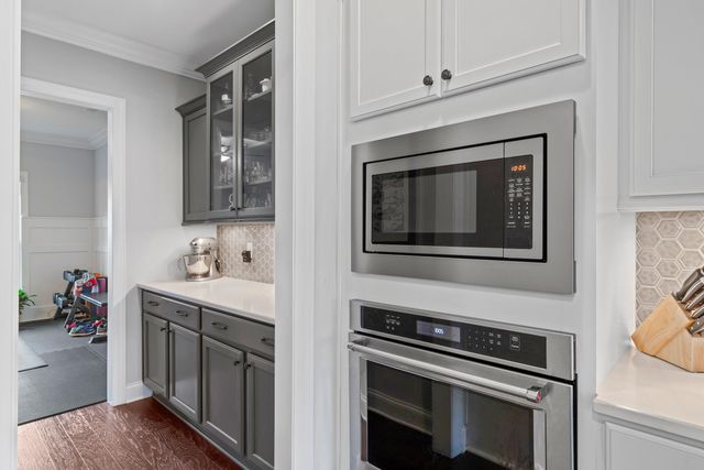 558 Deer Valley Drive, Hixson, TN 37343