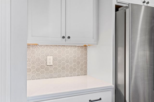 558 Deer Valley Drive, Hixson, TN 37343