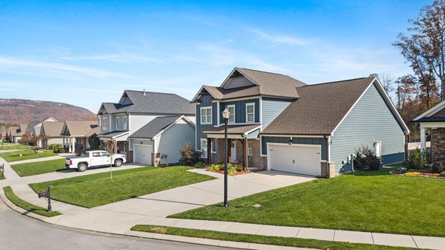 558 Deer Valley Drive, Hixson, TN 37343