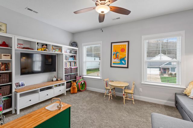 558 Deer Valley Drive, Hixson, TN 37343