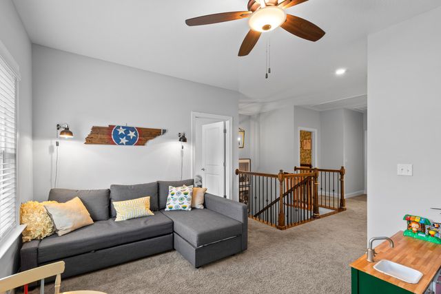 558 Deer Valley Drive, Hixson, TN 37343