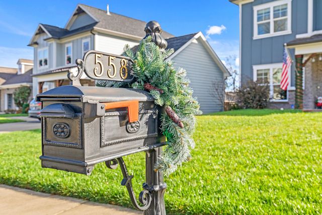 558 Deer Valley Drive, Hixson, TN 37343