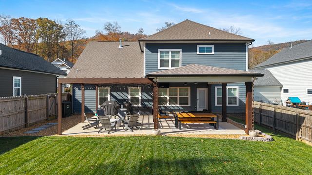 558 Deer Valley Drive, Hixson, TN 37343