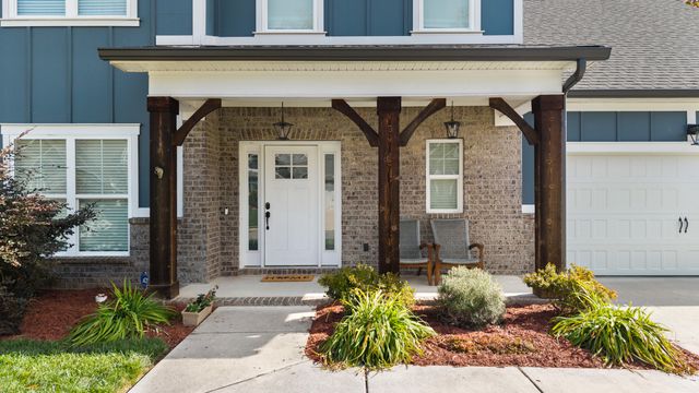 558 Deer Valley Drive, Hixson, TN 37343