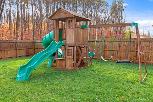 558 Deer Valley Drive, Hixson, TN 37343