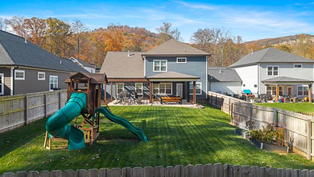 558 Deer Valley Drive, Hixson, TN 37343