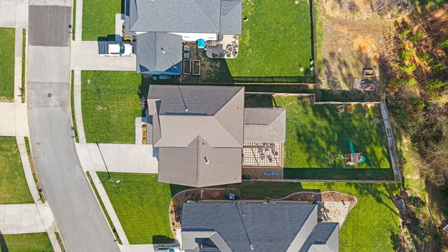 558 Deer Valley Drive, Hixson, TN 37343