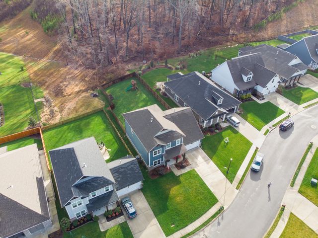 558 Deer Valley Drive, Hixson, TN 37343