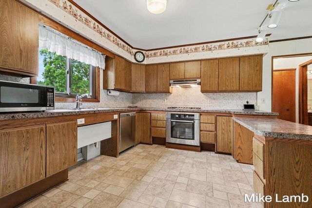 3685 20th Street, Dorr, MI 49323