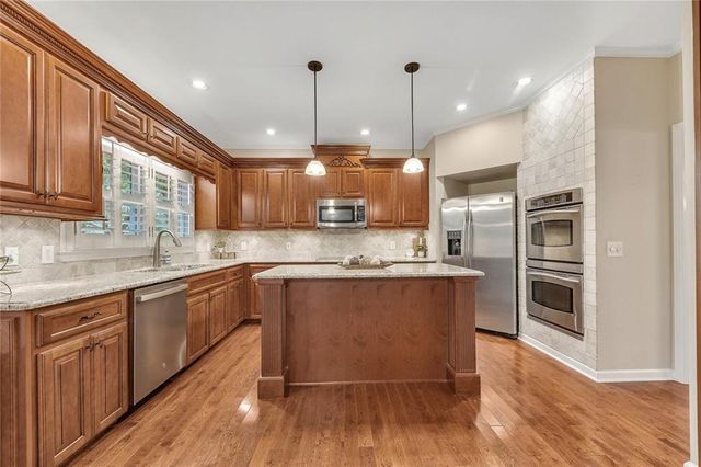 505 Knoll Pointe, Woodstock, GA 30189