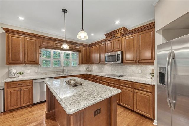 505 Knoll Pointe, Woodstock, GA 30189