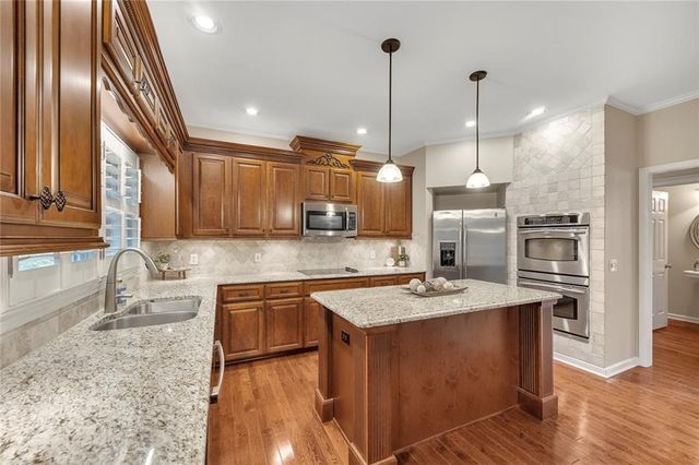 505 Knoll Pointe, Woodstock, GA 30189