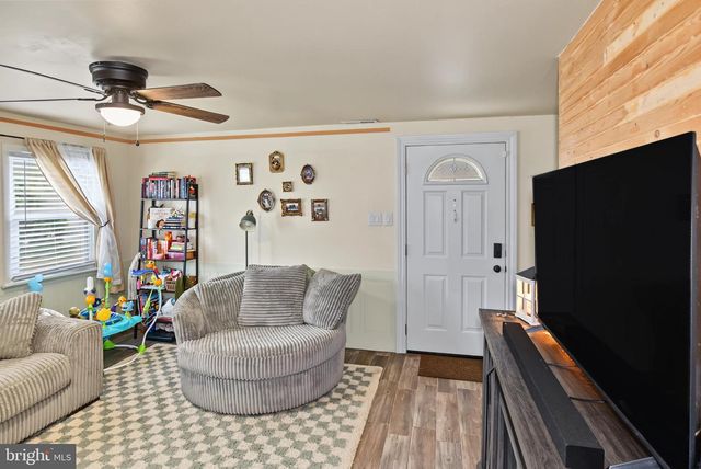 106 GLEN RD, Glen Burnie, MD 21060