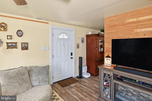 106 GLEN RD, Glen Burnie, MD 21060
