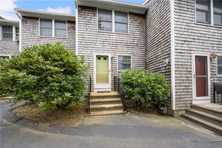 33 Sakonnet East, Tiverton, RI 02878